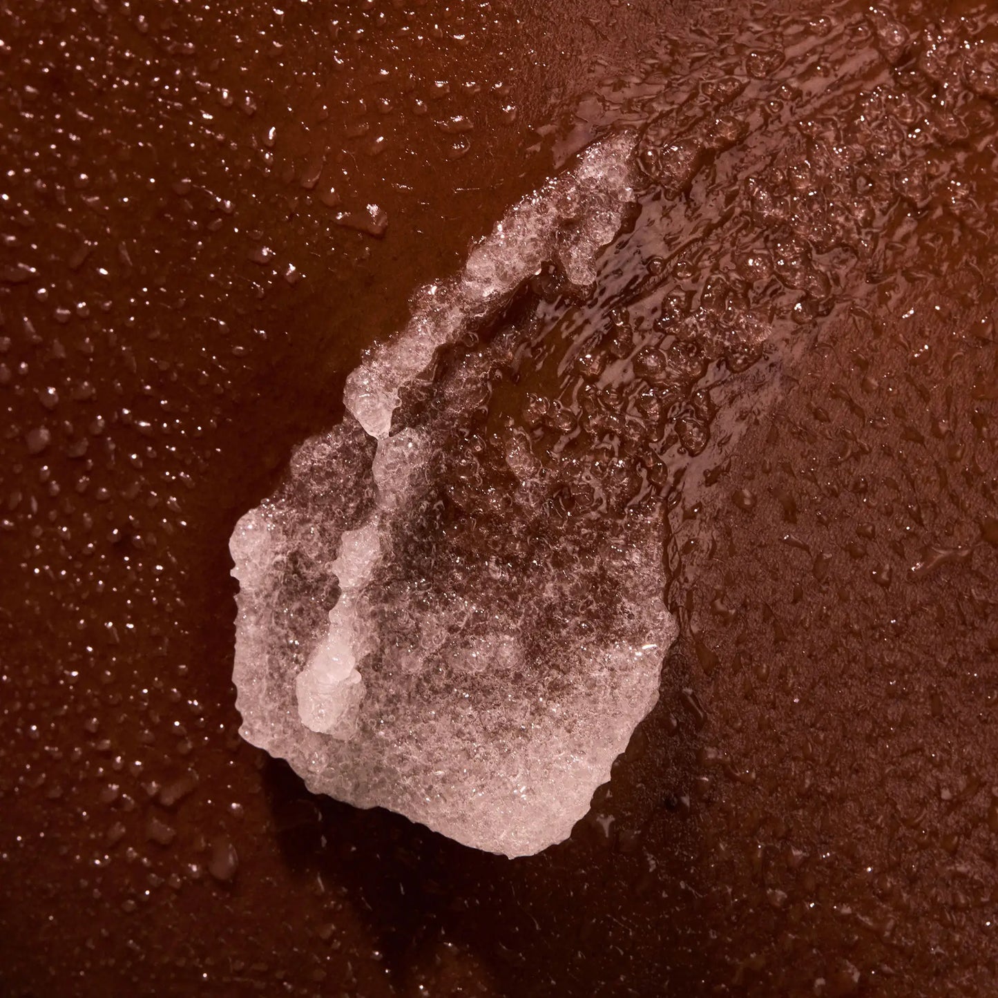 the-glow-getter-multi-oil-body-scrub-x3 NATR-40028-Alt-Image-TheGlowGetterMulti-OilBodyScrub-08.webp