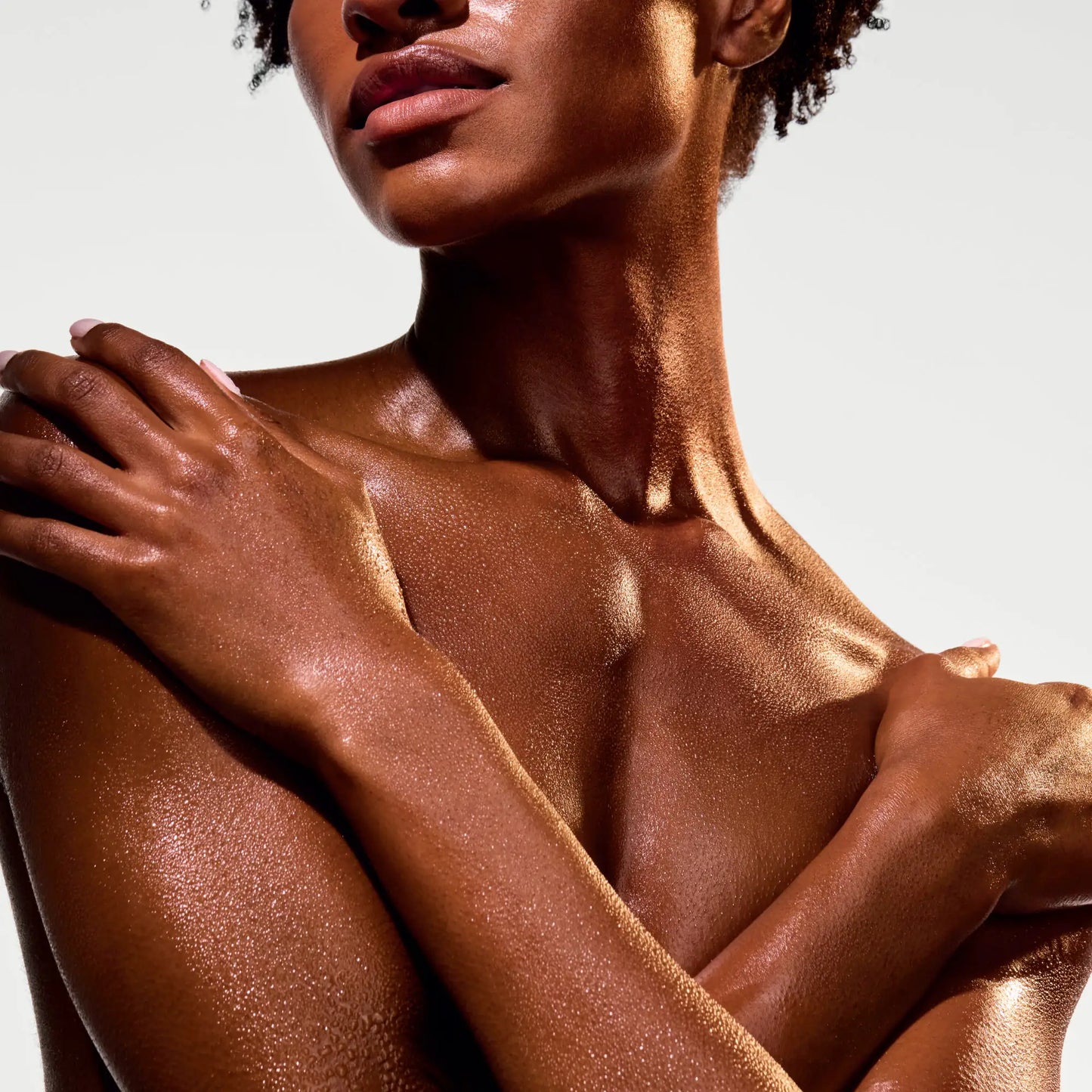 the-glow-getter-multi-oil-body-scrub-x3 NATR-40028-Alt-Image-The_Glow_Getter_Multi-Oil_Body_Scrub-06_1.webp